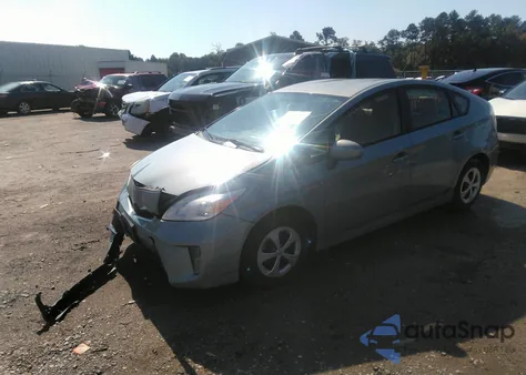2013 Toyota Prius Three z USA, uszkodzony, nr VIN JTDKN3DU0D5585681